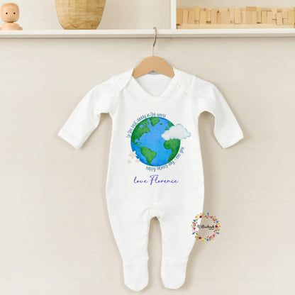 Personalised The Best Daddy In The World Happy Fathers Day Baby Outfit l Baby Vest l Babygrow l Onesie l Sleepsuit